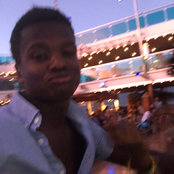 Meet your Posher, Safia - Picture 1 of 1